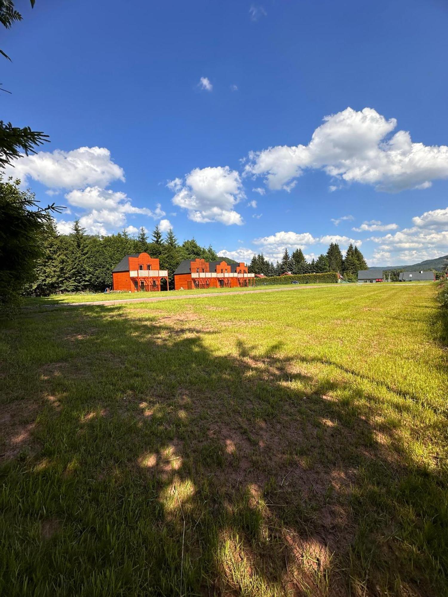 Gory Stolowe Camp -Miejsce Na Kamper, Przyczepe Lub Namiot Radkow Exterior photo